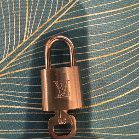 Louis Vuitton Silver Lock and Key - Picture 3 of 5